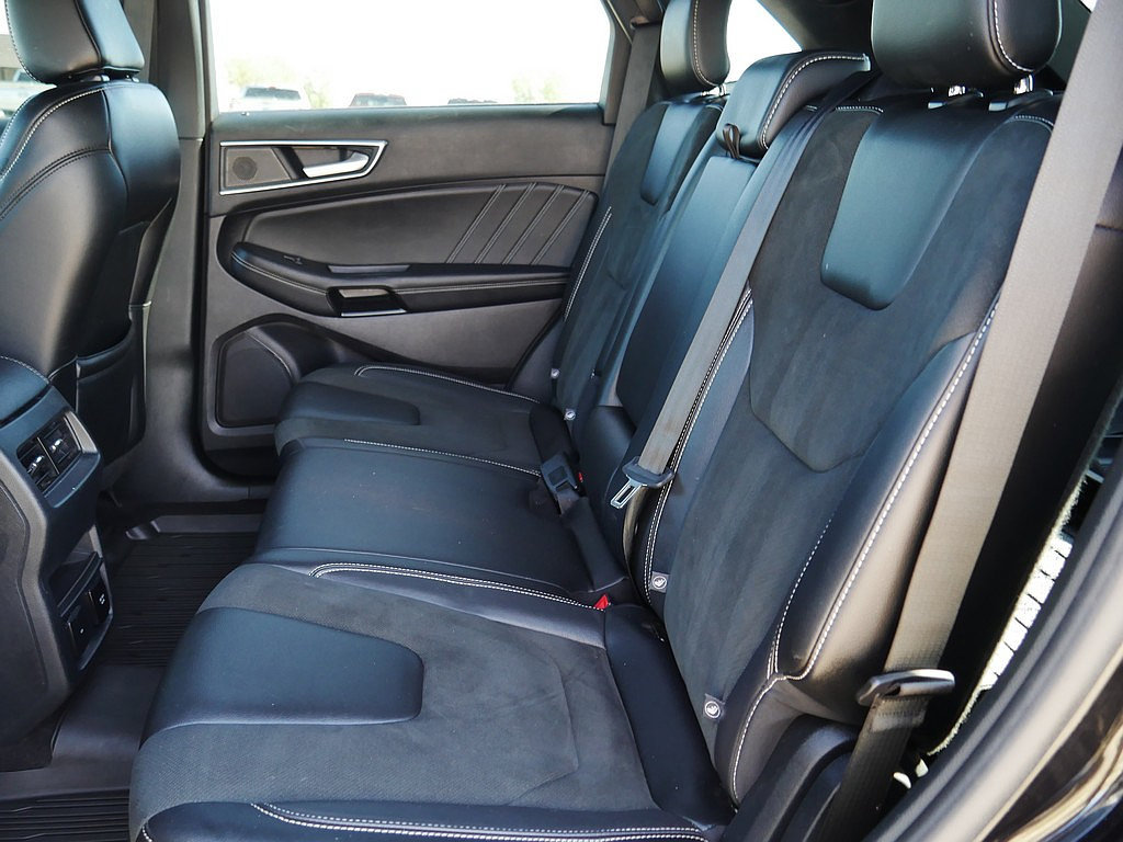 Used 2020 Ford Edge ST w/ Cold Weather Package AWD/4WD image 17