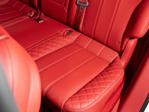 Used 2019 Bentley Bentayga image 28