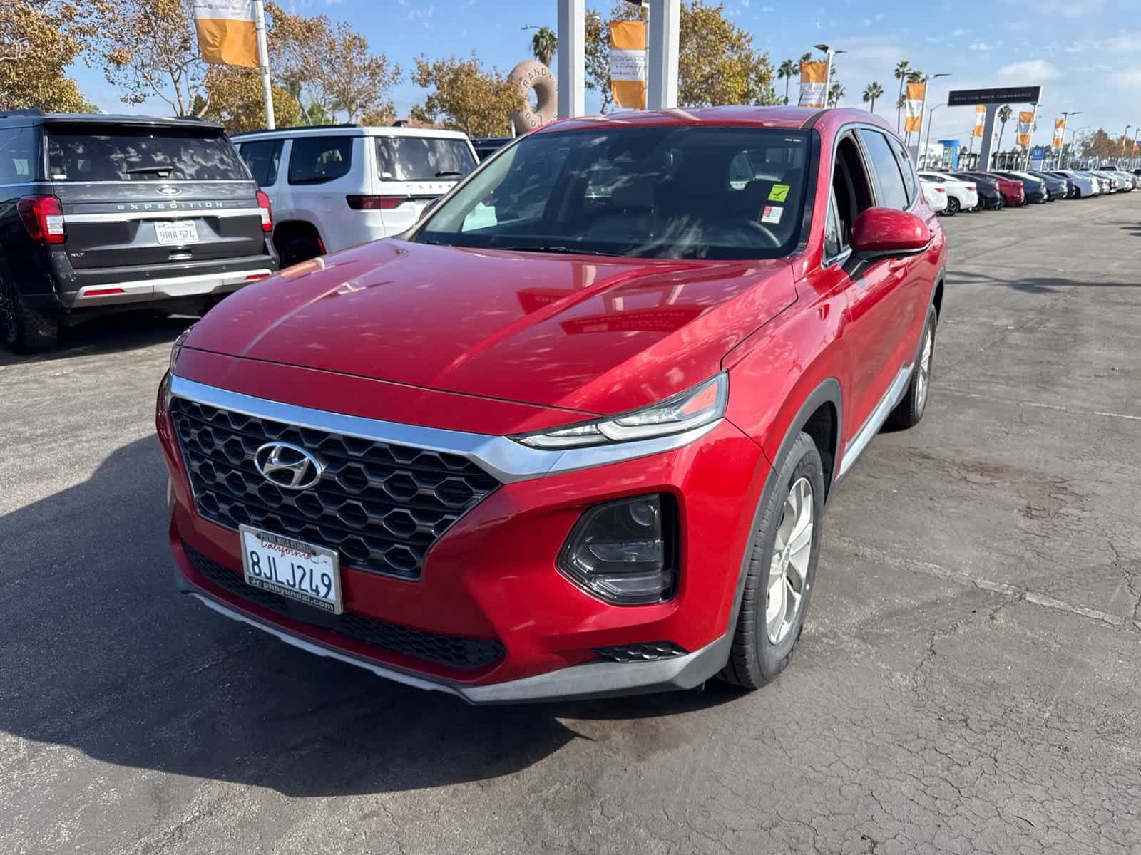 Used 2019 Hyundai Santa Fe SE FWD image 2