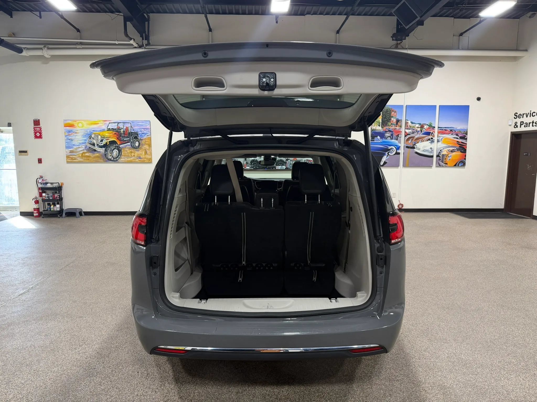 Used 2022 Chrysler Pacifica Touring-L FWD image 25