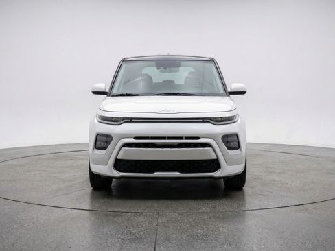 Used 2025 Kia Soul FWD image 2