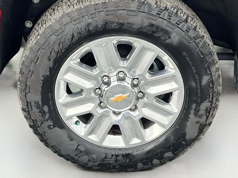 Used 2025 Chevrolet Silverado 3500 High Country AWD/4WD image 32