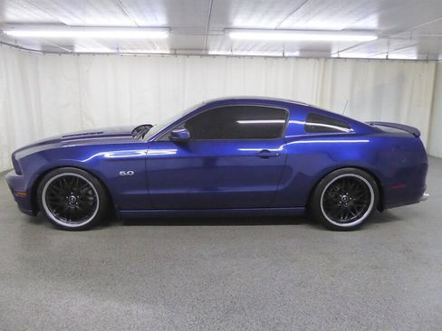 Used 2013 Ford Mustang GT Premium w/ Security Pkg image 5