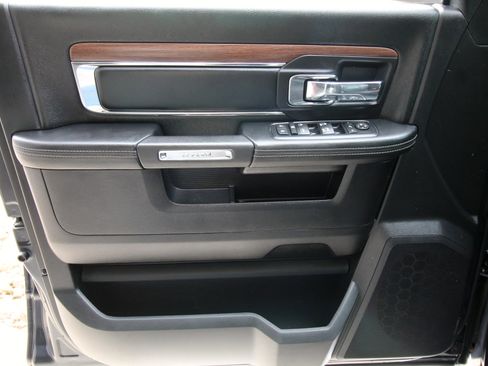 Used 2016 RAM 2500 Laramie image 19