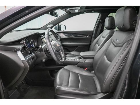 Used 2021 Cadillac XT5 Premium Luxury image 32