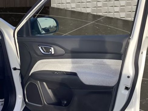 Certified 2022 Jeep Compass Latitude image 16