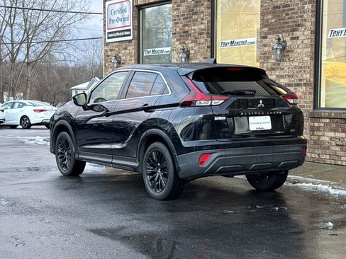Used 2022 Mitsubishi Eclipse Cross LE image 3