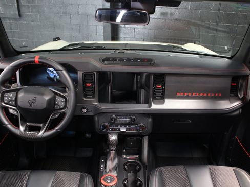 Used 2025 Ford Bronco Raptor w/ Interior Carbon Fiber Pack AWD/4WD image 40