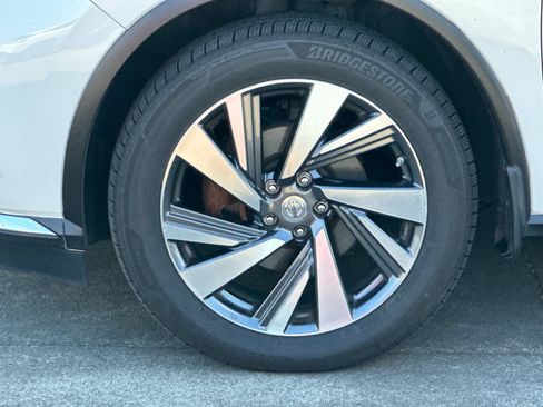 Used 2015 Nissan Murano Platinum w/ Platinum Technology Package FWD image 23