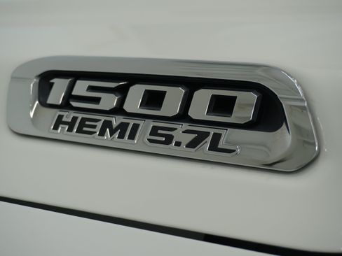 Used 2022 RAM 1500 Big Horn AWD/4WD image 7