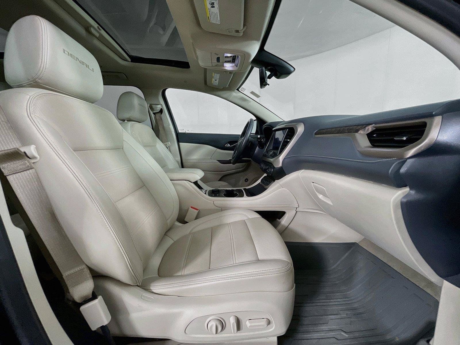 Used 2021 GMC Acadia Denali w/ Denali Technology Package FWD image 34