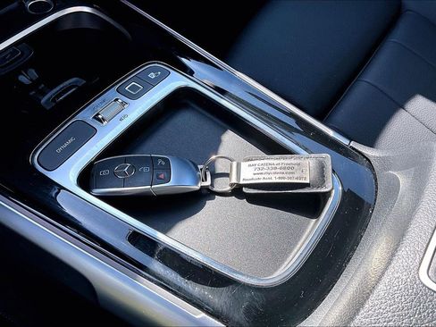 Used 2026 Mercedes-Benz GLB 250 4MATIC image 10