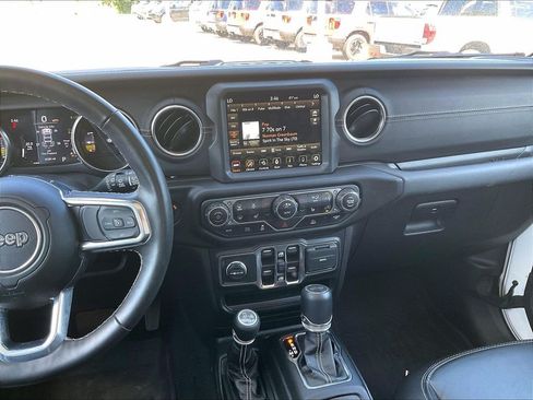 Used 2023 Jeep Wrangler Unlimited Sahara w/ Cold Weather Group AWD/4WD image 18