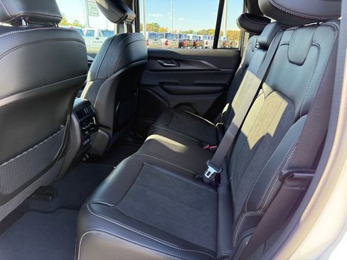 New 2025 Jeep Grand Cherokee Laredo image 25