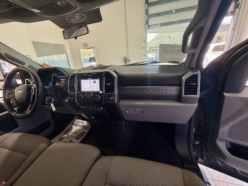 Used 2019 Ford F250 XLT w/ XLT Premium Package RWD image 30