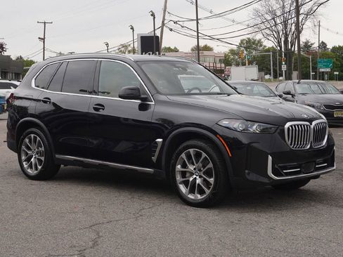 Used 2024 BMW X5 xDrive40i w/ Premium Package AWD/4WD image 2
