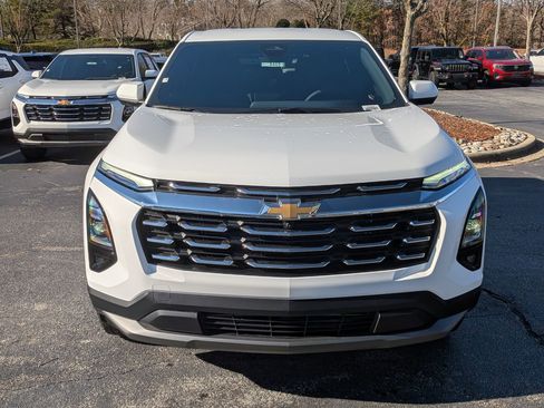 New 2026 Chevrolet Equinox LT image 2