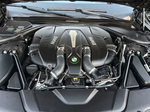 Used 2017 BMW 750i image 66