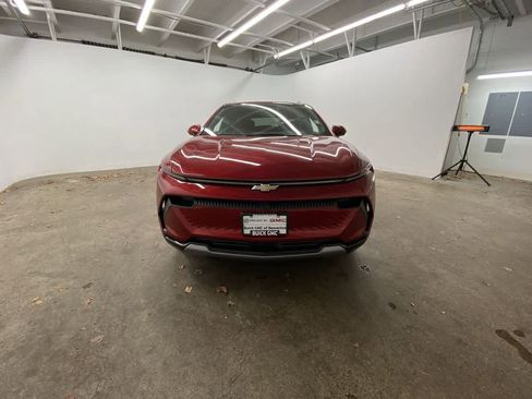 Used 2025 Chevrolet Equinox EV LT w/ Convenience Package image 9