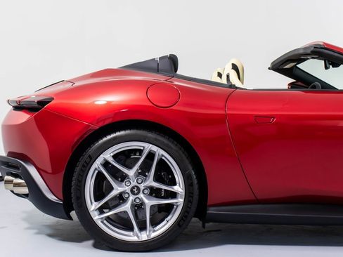 Certified 2024 Ferrari Roma Spider image 17