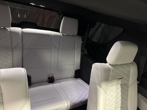 Used 2025 Cadillac Escalade V AWD/4WD image 26