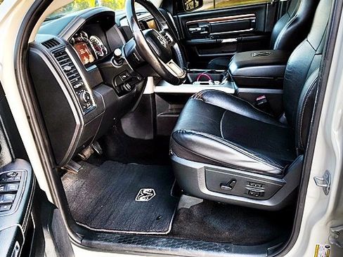 Used 2016 RAM 1500 Laramie w/ Convenience Group image 13