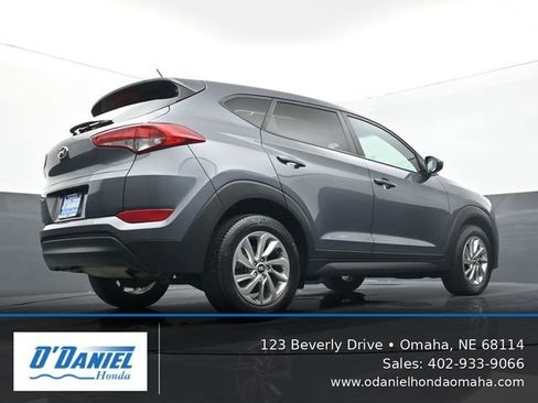 Used 2018 Hyundai Tucson SE w/ Cargo Package image 12