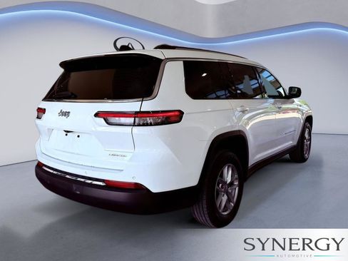 Used 2023 Jeep Grand Cherokee L Laredo RWD image 4