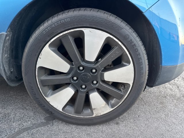 Used 2019 Kia Soul + FWD image 2