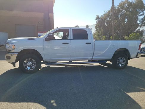 Used 2024 RAM 2500 Tradesman w/ Chrome Appearance Group image 6
