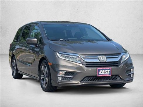 Used 2019 Honda Odyssey Touring image 3