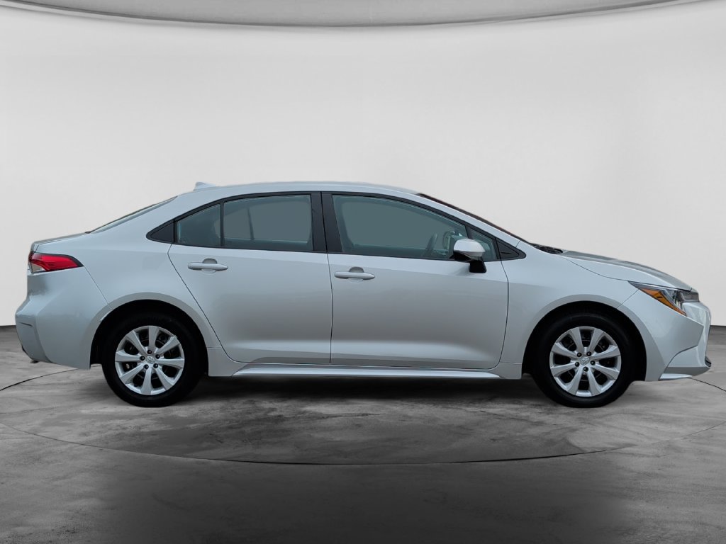 Used 2025 Toyota Corolla LE FWD image 8