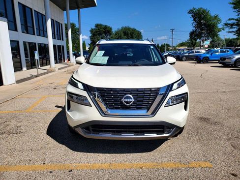 Used 2023 Nissan Rogue SL AWD/4WD image 2