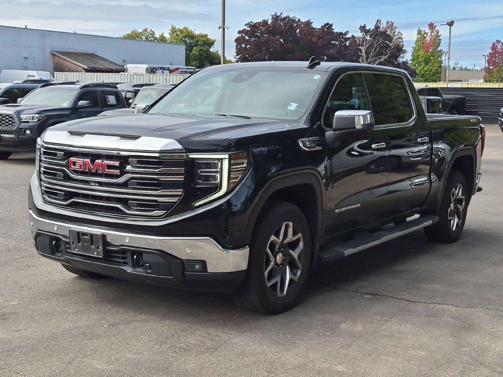 Used 2023 GMC Sierra 1500 SLT w/ SLT Premium Plus Package AWD/4WD image 3