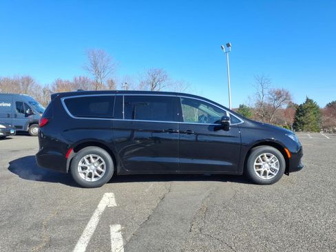 New 2026 Chrysler Voyager LX image 2