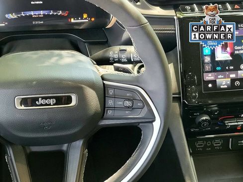 Used 2023 Jeep Grand Cherokee Laredo w/ Luxury Tech Group I AWD/4WD image 13