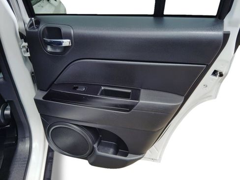 Used 2014 Jeep Patriot Latitude w/ Freedom Edition Package FWD image 26