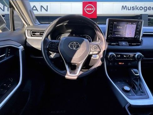 Used 2020 Toyota RAV4 Limited image 8