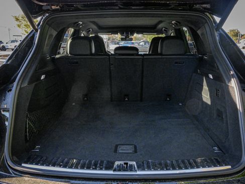 Used 2021 Porsche Cayenne Turbo S image 32