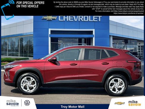 Certified 2024 Chevrolet Trax LS w/ LS Convenience Package FWD image 2