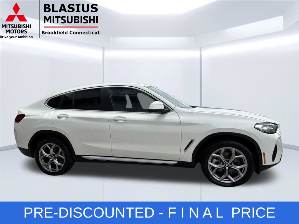 Used 2025 BMW X4 xDrive30i AWD/4WD image 12