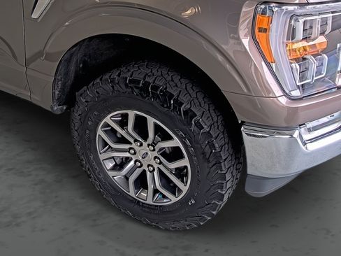 Used 2021 Ford F150 Lariat w/ FX4 Off-Road Package AWD/4WD image 16