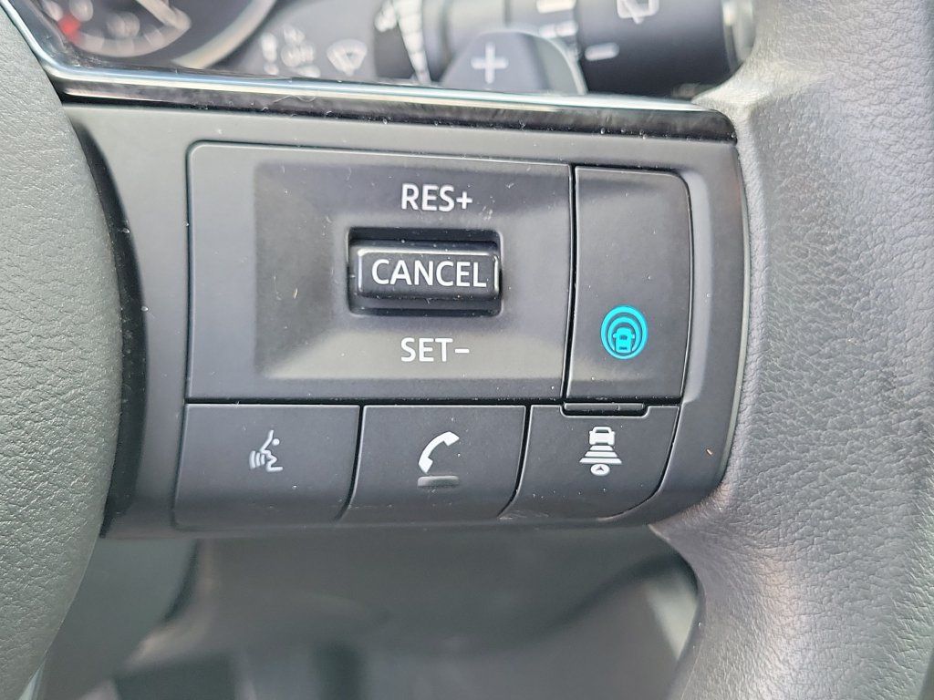 Used 2023 Nissan Rogue SV AWD/4WD image 23