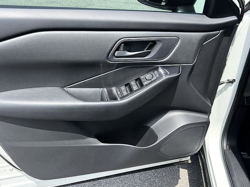 Certified 2024 Nissan Rogue S FWD image 19
