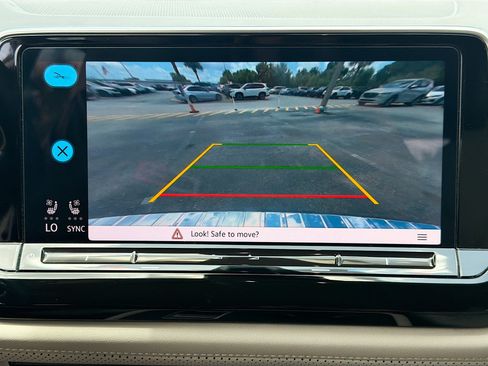 Used 2024 Volkswagen Atlas SE FWD image 33