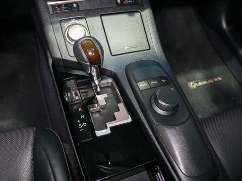 Used 2015 Lexus ES 350 w/ Premium Package FWD image 15