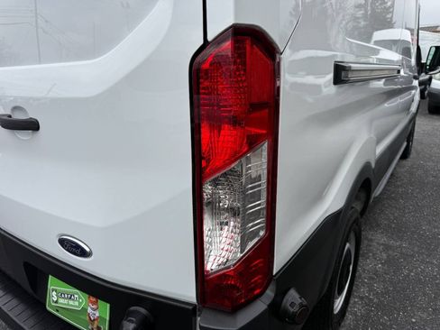 Used 2019 Ford Transit 250 148 Medium Roof RWD image 34