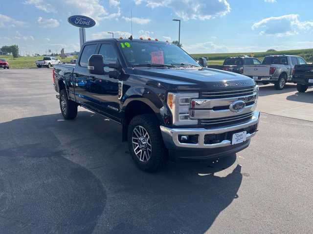 Used 2019 Ford F350 Lariat w/ Lariat Ultimate Package AWD/4WD image 3