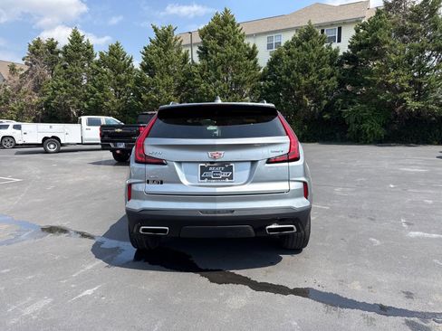 Used 2024 Cadillac XT4 Premium Luxury image 4