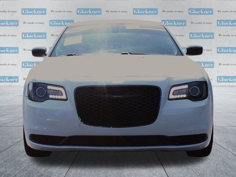 Used 2022 Chrysler 300 Touring w/ Sport Appearance Package image 2
